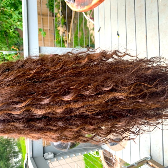 Reposhing a human hair wig I bought here, color is too dark for me - 26-28 inch - Picture 4 of 12